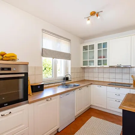 3 Bedroom Cozy In * Briševo