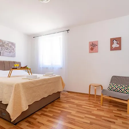 別荘 3 Bedroom Cozy In