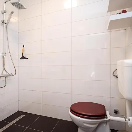 別荘 3 Bedroom Cozy In Briševo